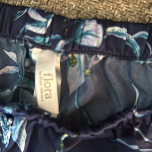 Two-piece size large by Flora, Nick Cruz has pockets in the in shorts pajamas - Picture 6 of 6